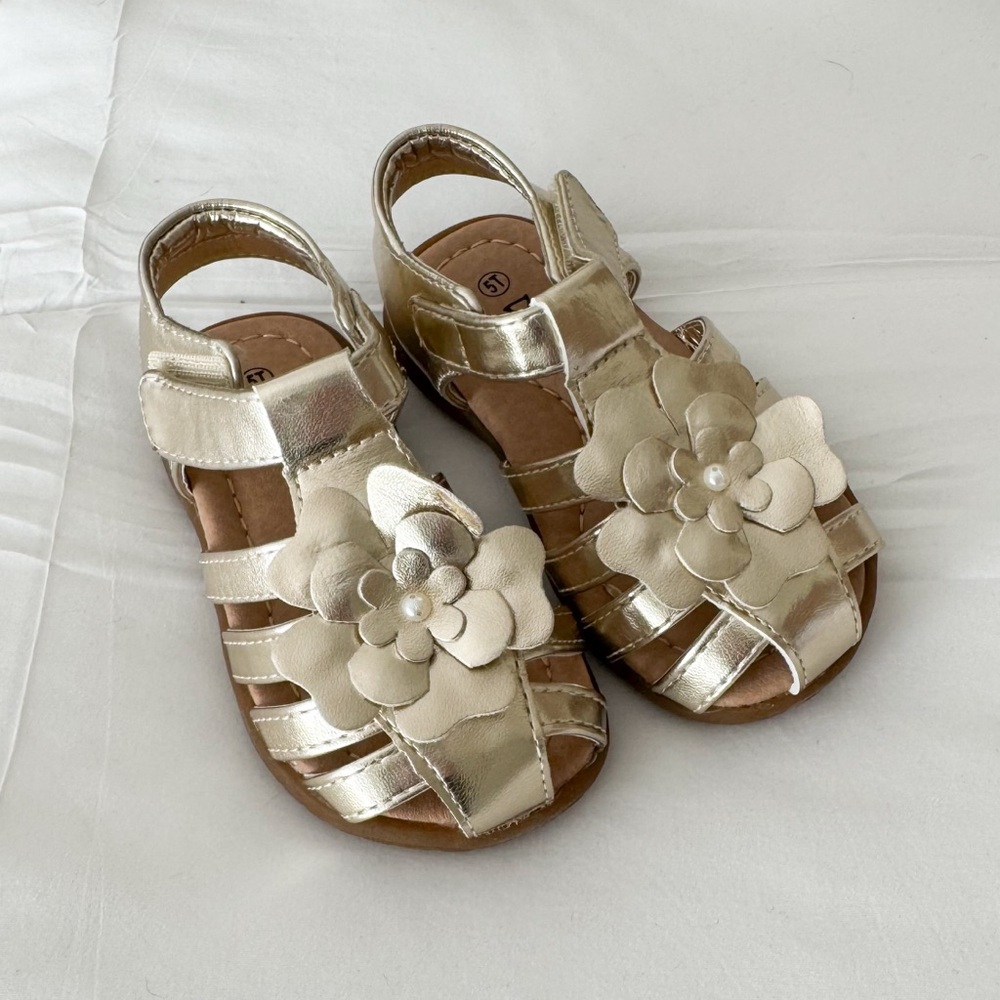 NEW IN BOX Toddler Gold Shoes / Sandals | Size 5t